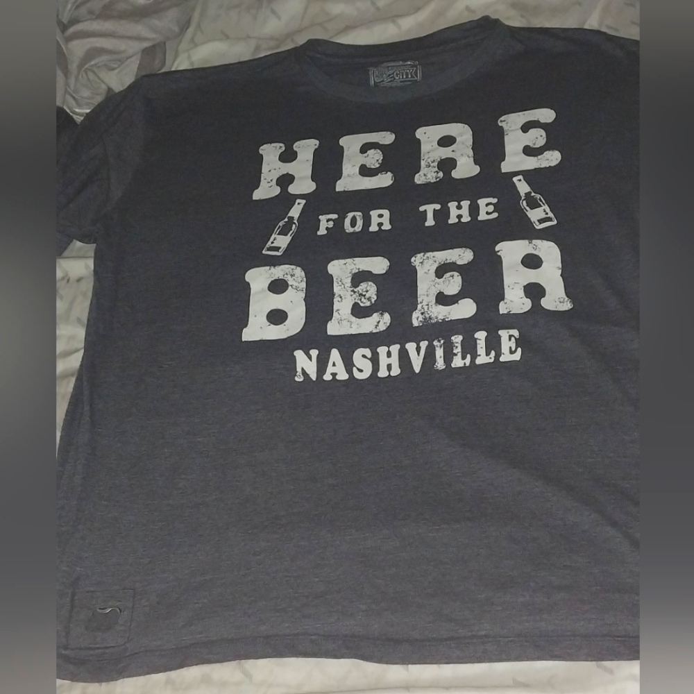Men's Nashville Gray  Beer Novelty T-Shirt(w/built-in bottle opener)